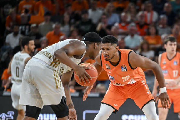 边路传中已 边路传中已