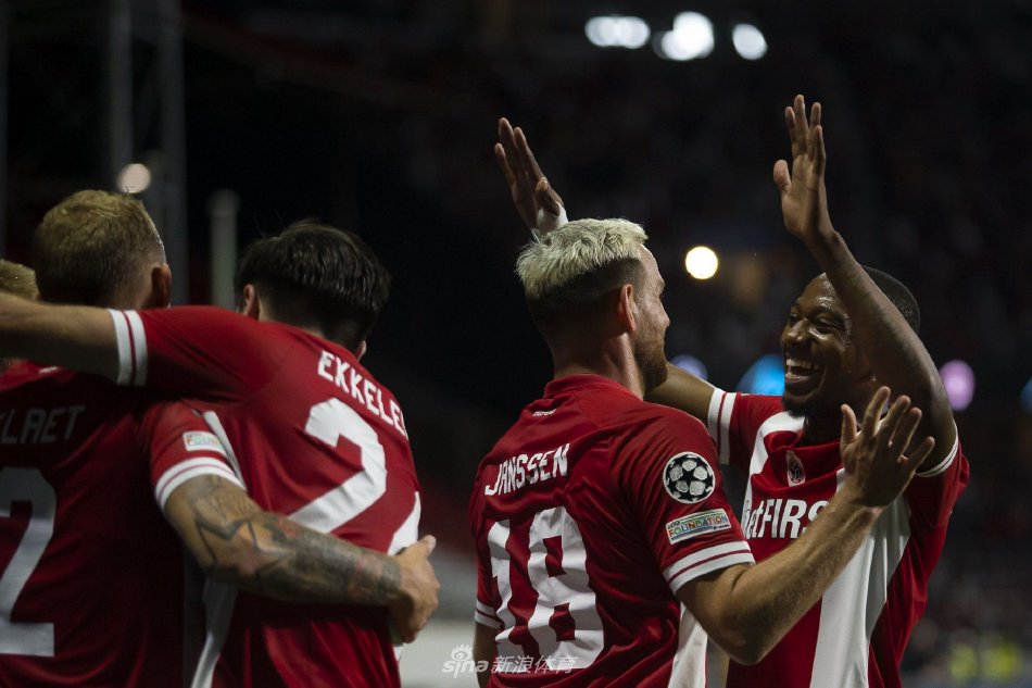 己的公众形 己的公众形